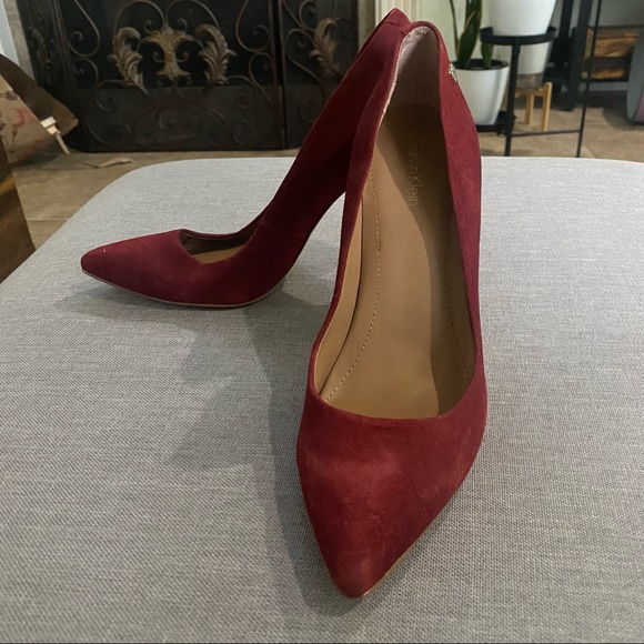 Calvin Klein red suede pumps - Picture 2 of 5